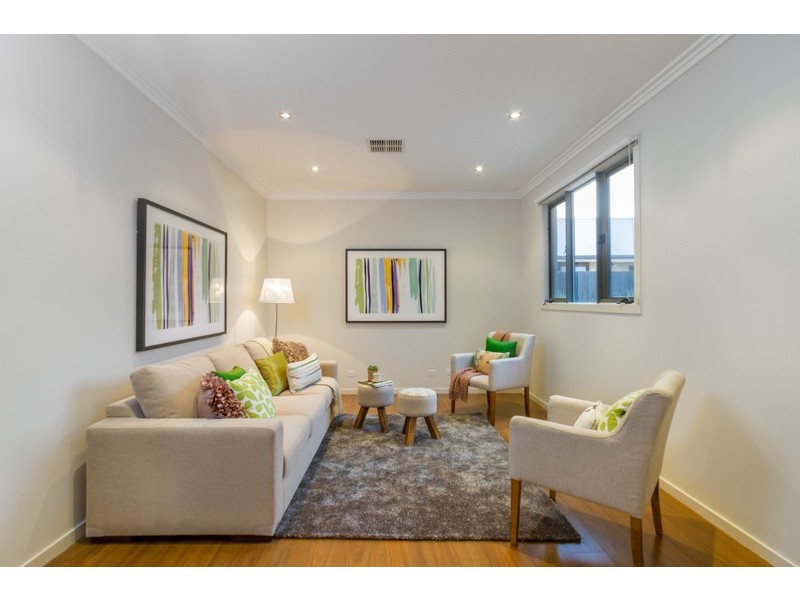 25a Shakespeare Avenue, Mooroolbark VIC 3138