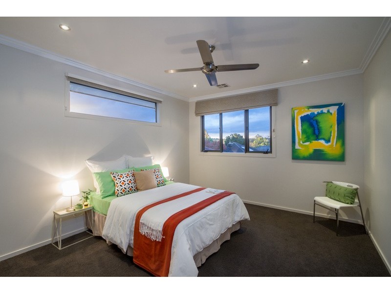 25a Shakespeare Avenue, Mooroolbark VIC 3138