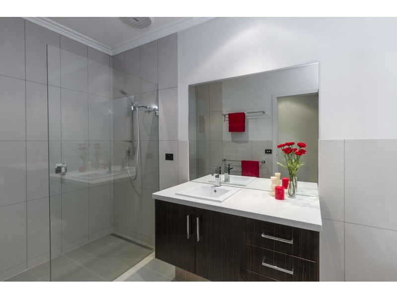 25a Shakespeare Avenue, Mooroolbark VIC 3138