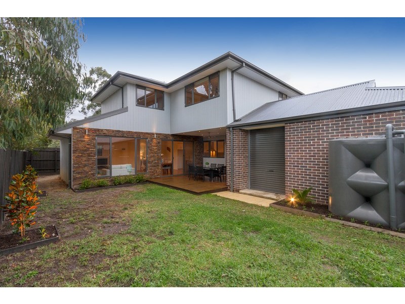 25a Shakespeare Avenue, Mooroolbark VIC 3138