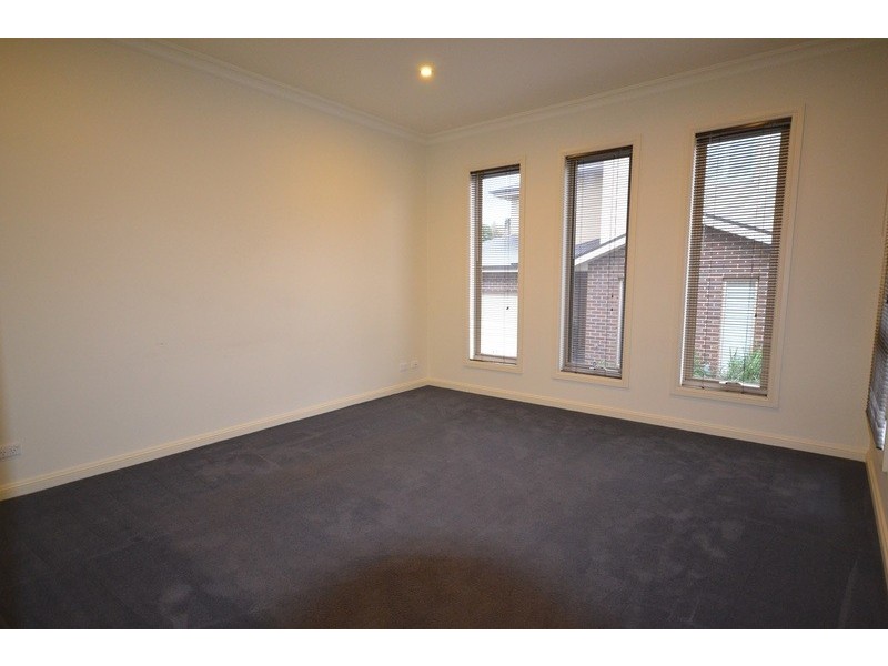 2/4-6 Cambridge Road, Mooroolbark VIC 3138
