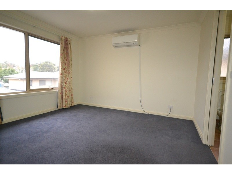 2/4-6 Cambridge Road, Mooroolbark VIC 3138