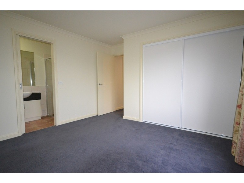 2/4-6 Cambridge Road, Mooroolbark VIC 3138