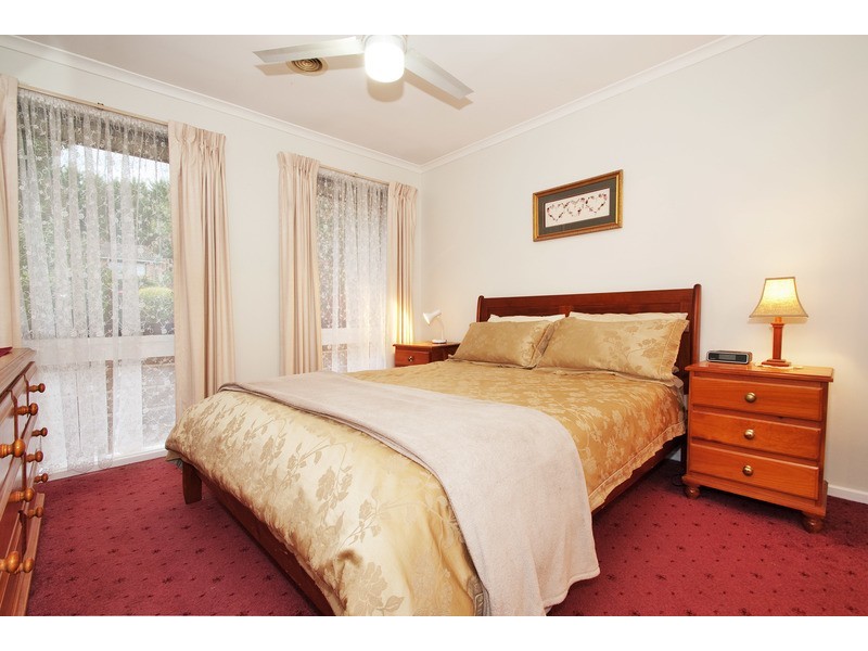 7 Blaxland Court, Mooroolbark VIC 3138