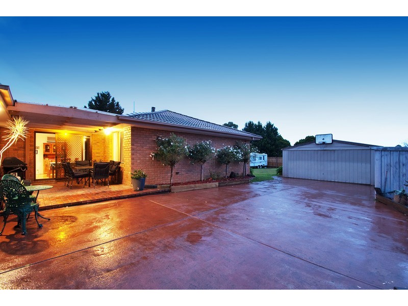 7 Blaxland Court, Mooroolbark VIC 3138