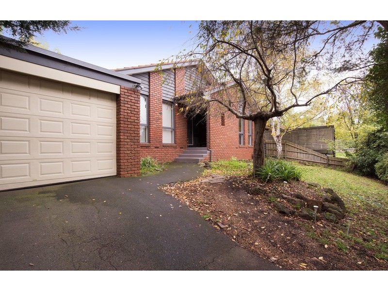 7 Eastwood Crescent, Mooroolbark VIC 3138