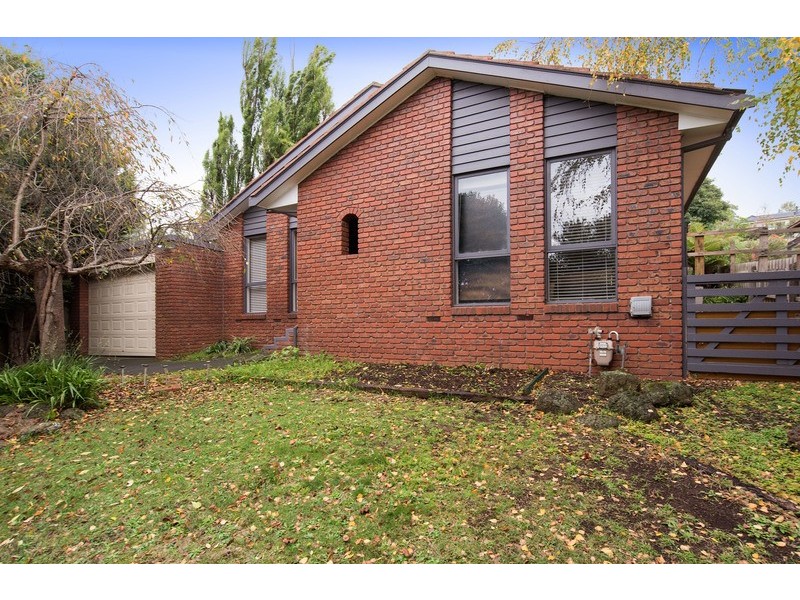 7 Eastwood Crescent, Mooroolbark VIC 3138