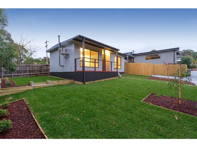 4a Nambour Drive, Mooroolbark VIC 3138