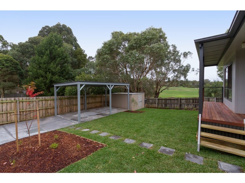 4a Nambour Drive, Mooroolbark VIC 3138