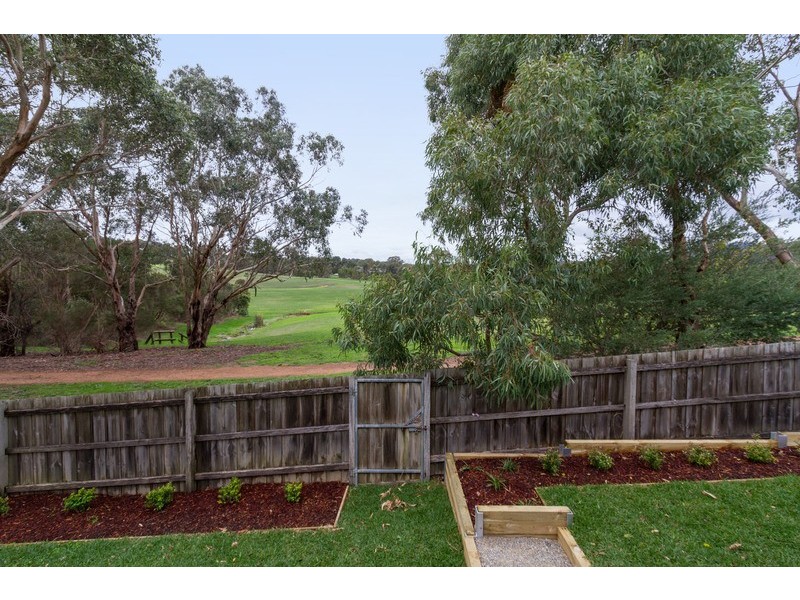 4a Nambour Drive, Mooroolbark VIC 3138