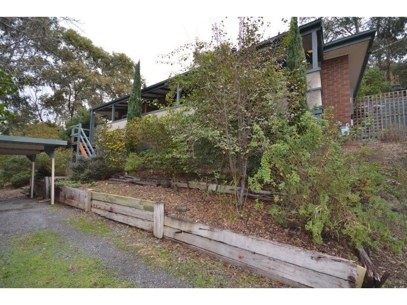 16 Landara Court, Mooroolbark VIC 3138