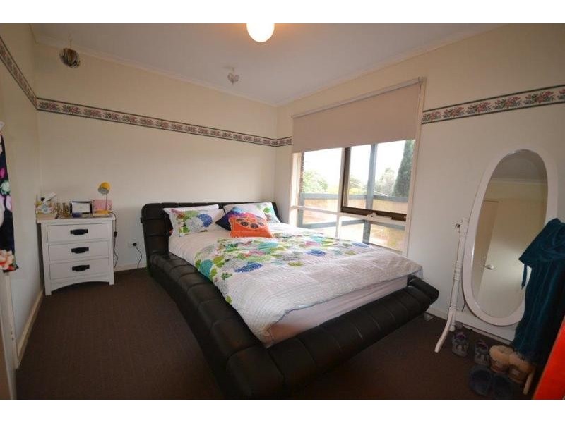 16 Landara Court, Mooroolbark VIC 3138