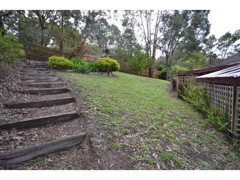 16 Landara Court, Mooroolbark VIC 3138