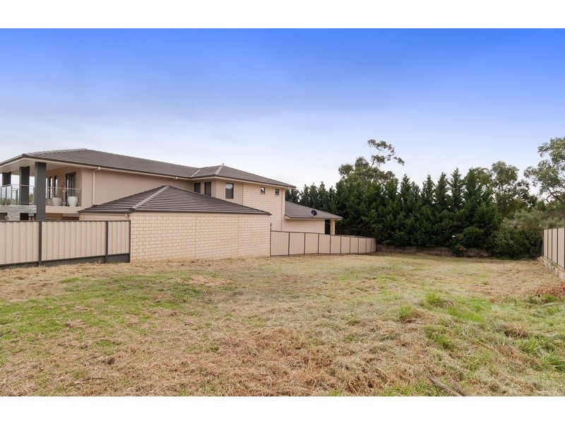 17 Tudor Drive, Mooroolbark VIC 3138