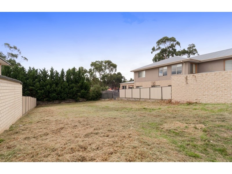 17 Tudor Drive, Mooroolbark VIC 3138
