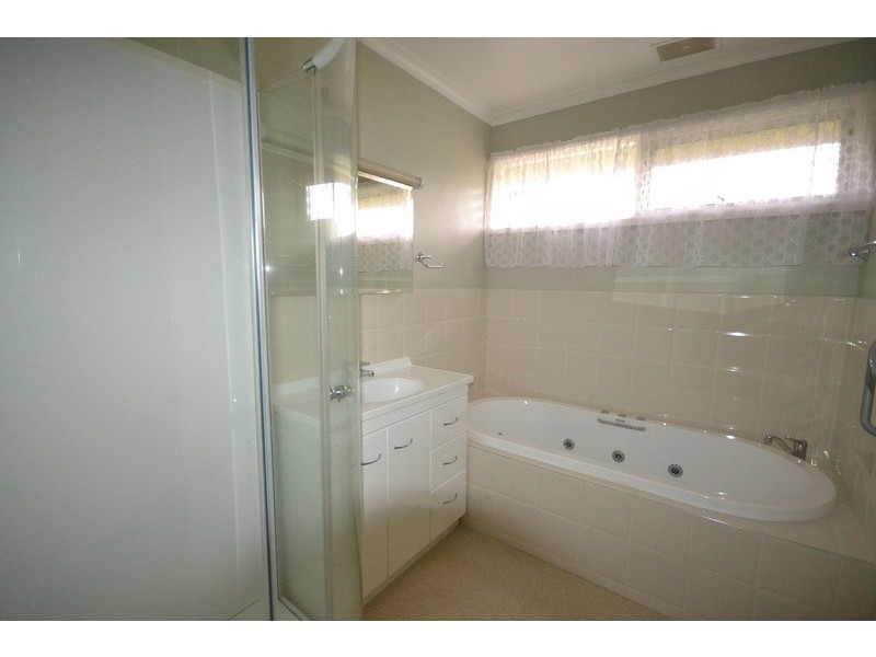 49 Pembroke Road, Mooroolbark VIC 3138