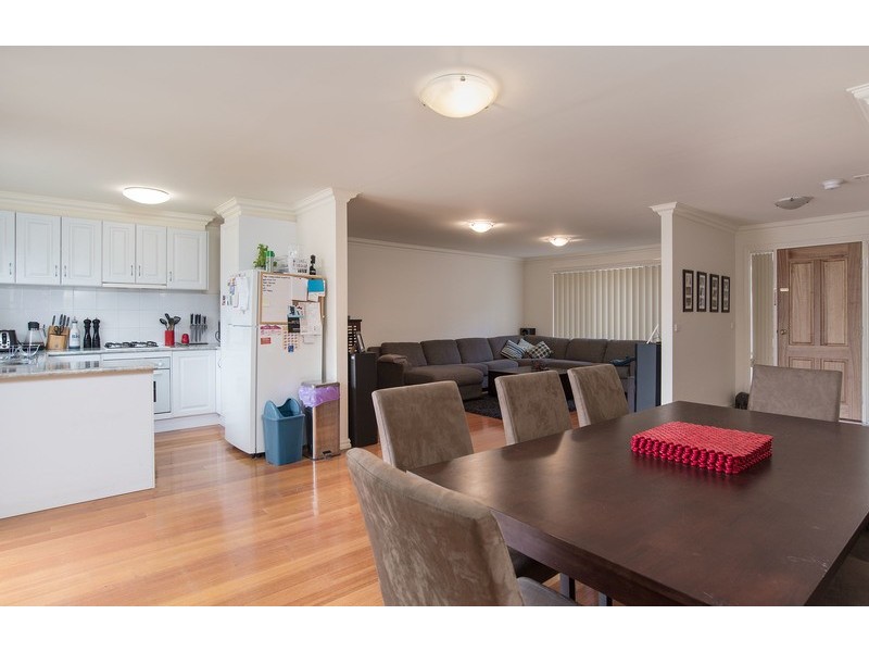 2/12 Ryland Avenue, Croydon VIC 3136