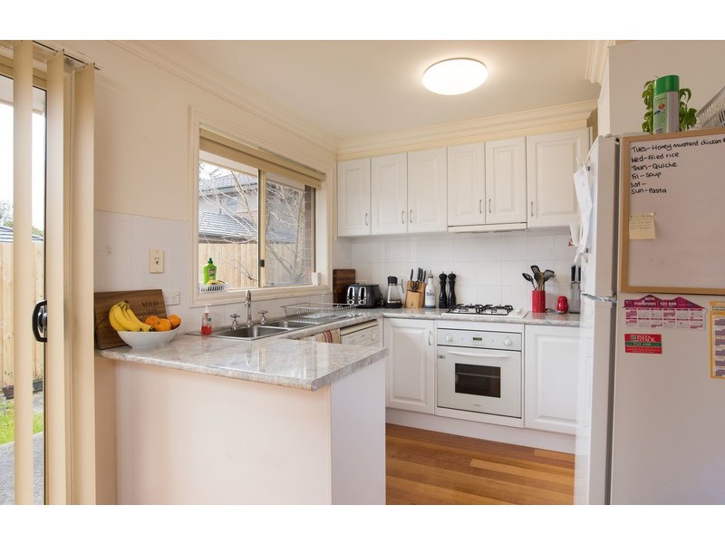 2/12 Ryland Avenue, Croydon VIC 3136