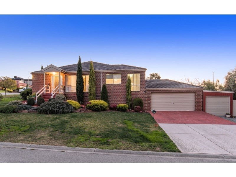 2 St James Park Rise, Mooroolbark VIC 3138