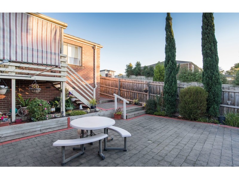 2 St James Park Rise, Mooroolbark VIC 3138