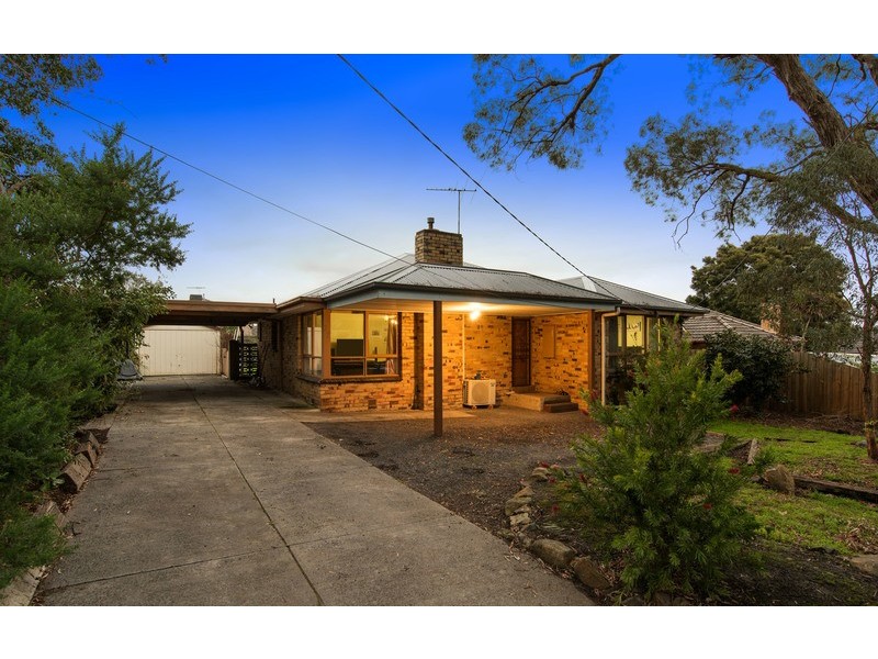 37 Sevenoaks Avenue, Croydon VIC 3136