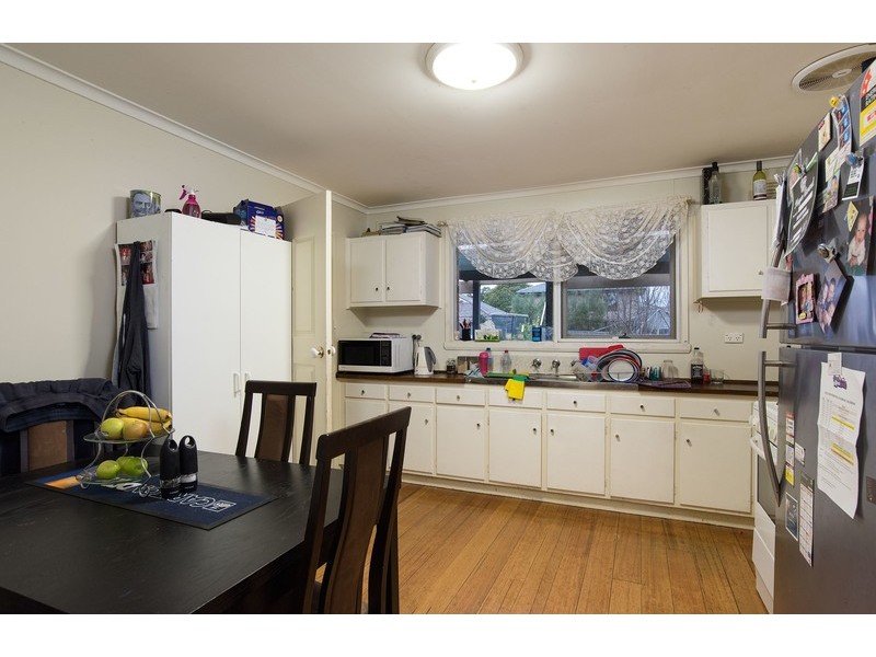 37 Sevenoaks Avenue, Croydon VIC 3136