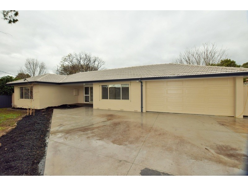 10 Lucas Avenue, Kilsyth VIC 3137
