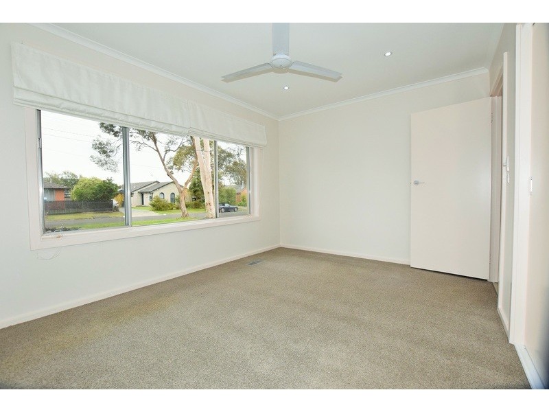 10 Lucas Avenue, Kilsyth VIC 3137