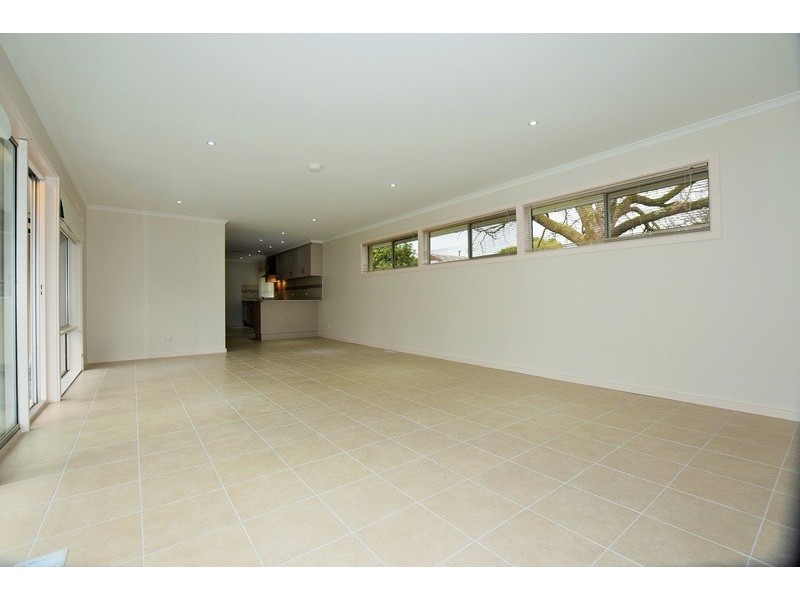 10 Lucas Avenue, Kilsyth VIC 3137