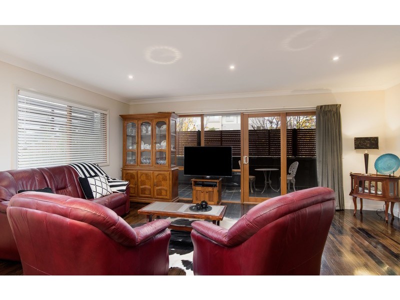 6/4 Springfield Avenue, Croydon VIC 3136