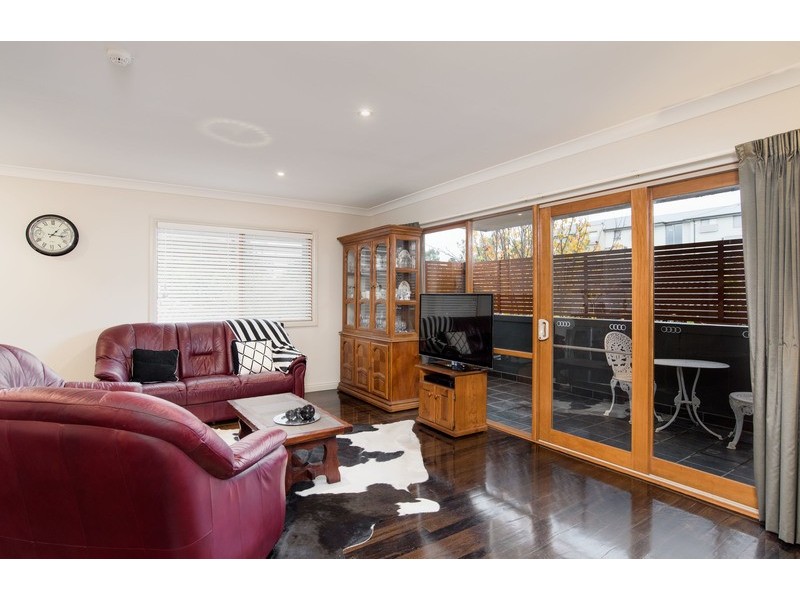 6/4 Springfield Avenue, Croydon VIC 3136