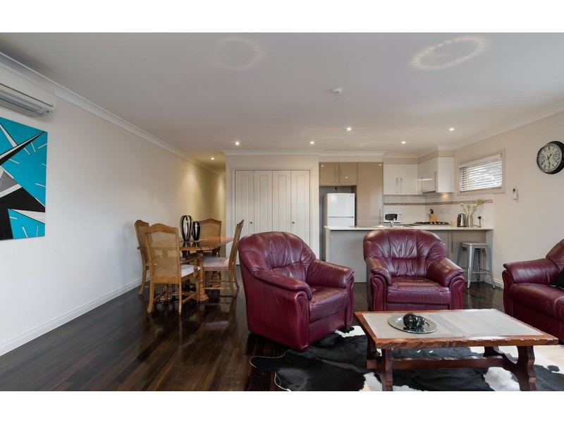 6/4 Springfield Avenue, Croydon VIC 3136