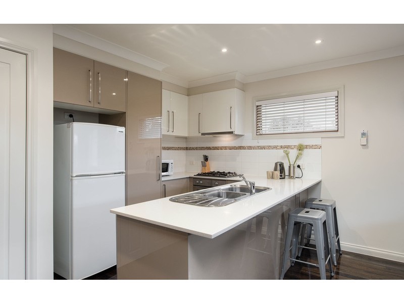 6/4 Springfield Avenue, Croydon VIC 3136