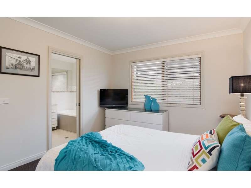 6/4 Springfield Avenue, Croydon VIC 3136