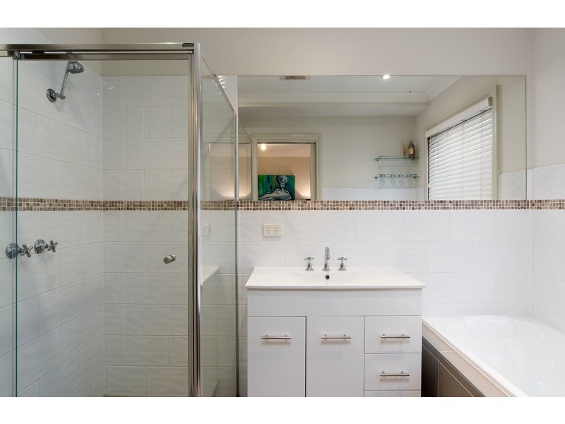 6/4 Springfield Avenue, Croydon VIC 3136