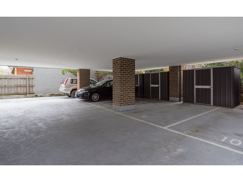 6/4 Springfield Avenue, Croydon VIC 3136