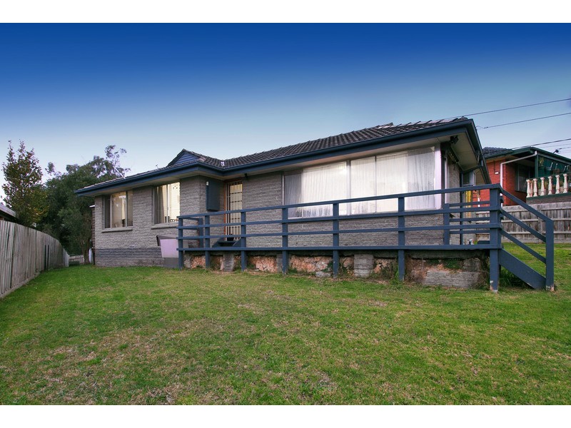 50 Greenslopes Drive, Mooroolbark VIC 3138