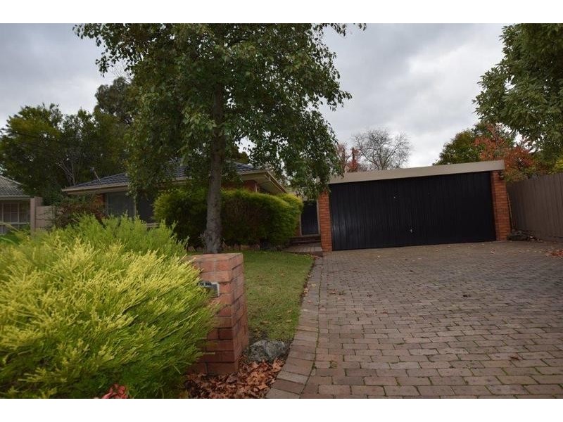 4 Peachwood Place, Croydon Hills VIC 3136