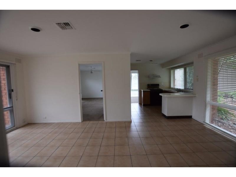 4 Peachwood Place, Croydon Hills VIC 3136