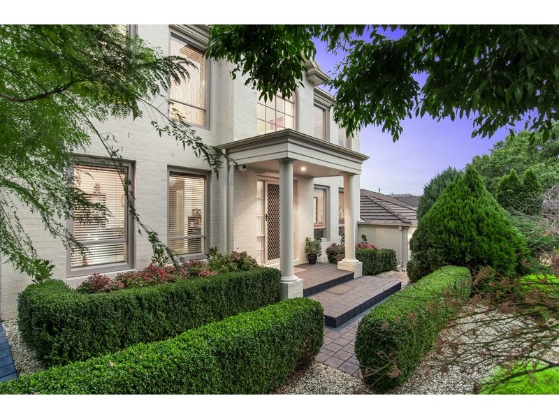 17 Kirkford Drive, Mooroolbark VIC 3138