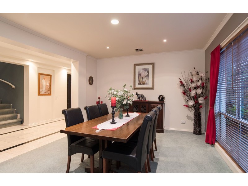 17 Kirkford Drive, Mooroolbark VIC 3138