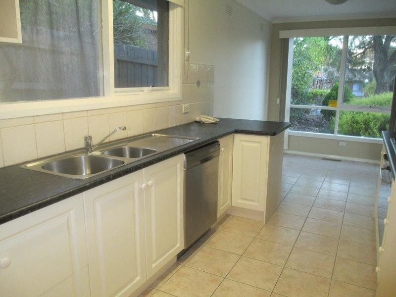10 Brenda Court, Croydon VIC 3136