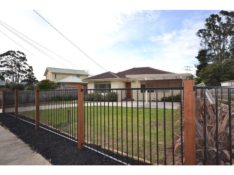 15 Croydondale Drive, Mooroolbark VIC 3138