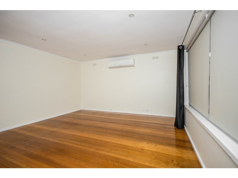 15 Croydondale Drive, Mooroolbark VIC 3138