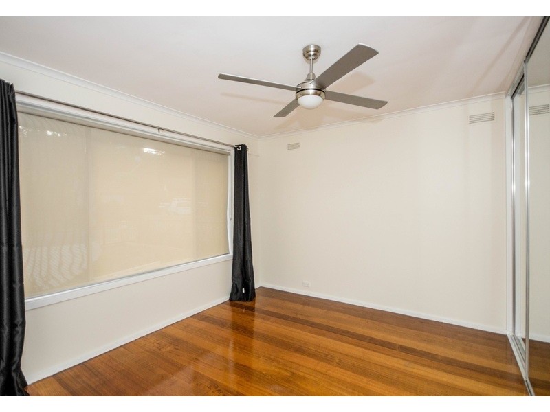 15 Croydondale Drive, Mooroolbark VIC 3138