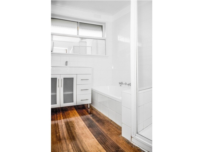15 Croydondale Drive, Mooroolbark VIC 3138