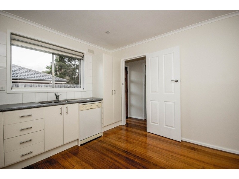 15 Croydondale Drive, Mooroolbark VIC 3138