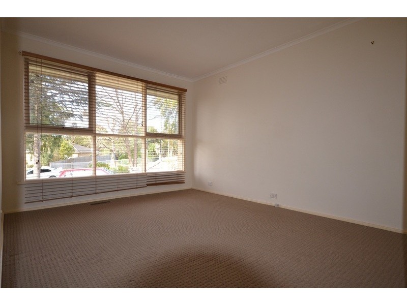 32 Dryden Concourse, Mooroolbark VIC 3138