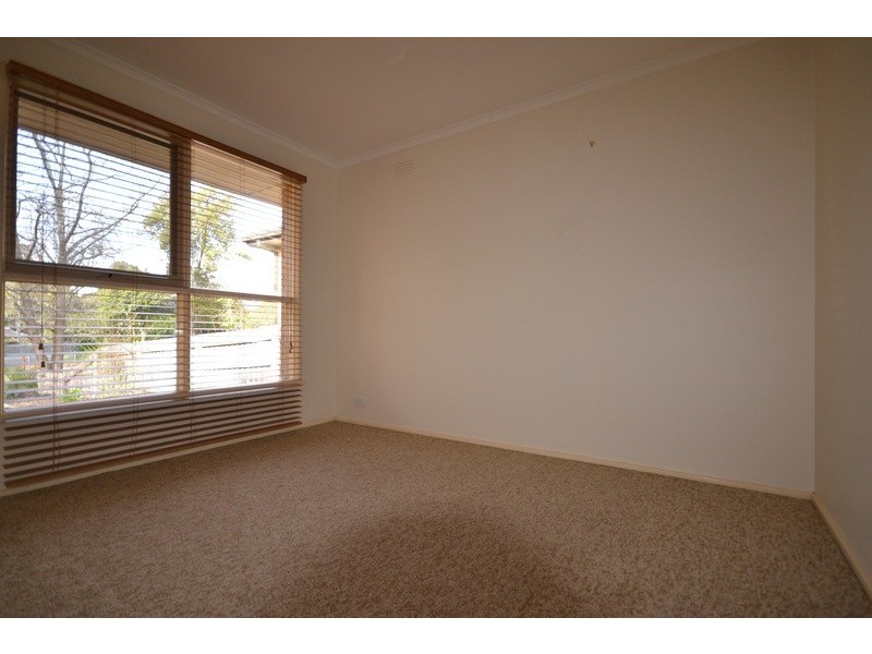 32 Dryden Concourse, Mooroolbark VIC 3138