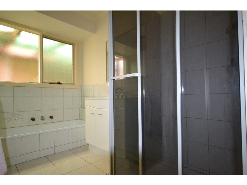 32 Dryden Concourse, Mooroolbark VIC 3138